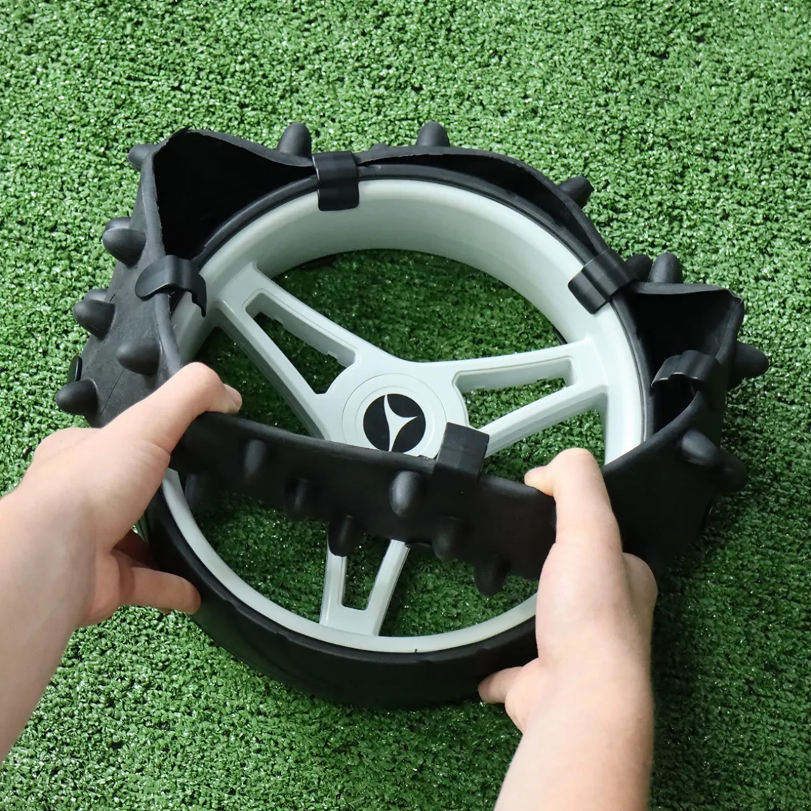 brand_fusion_hedgehog_ele_2.webp Brand Fusion Hedgehog Electric Golf Trolley Wheel Sleeves