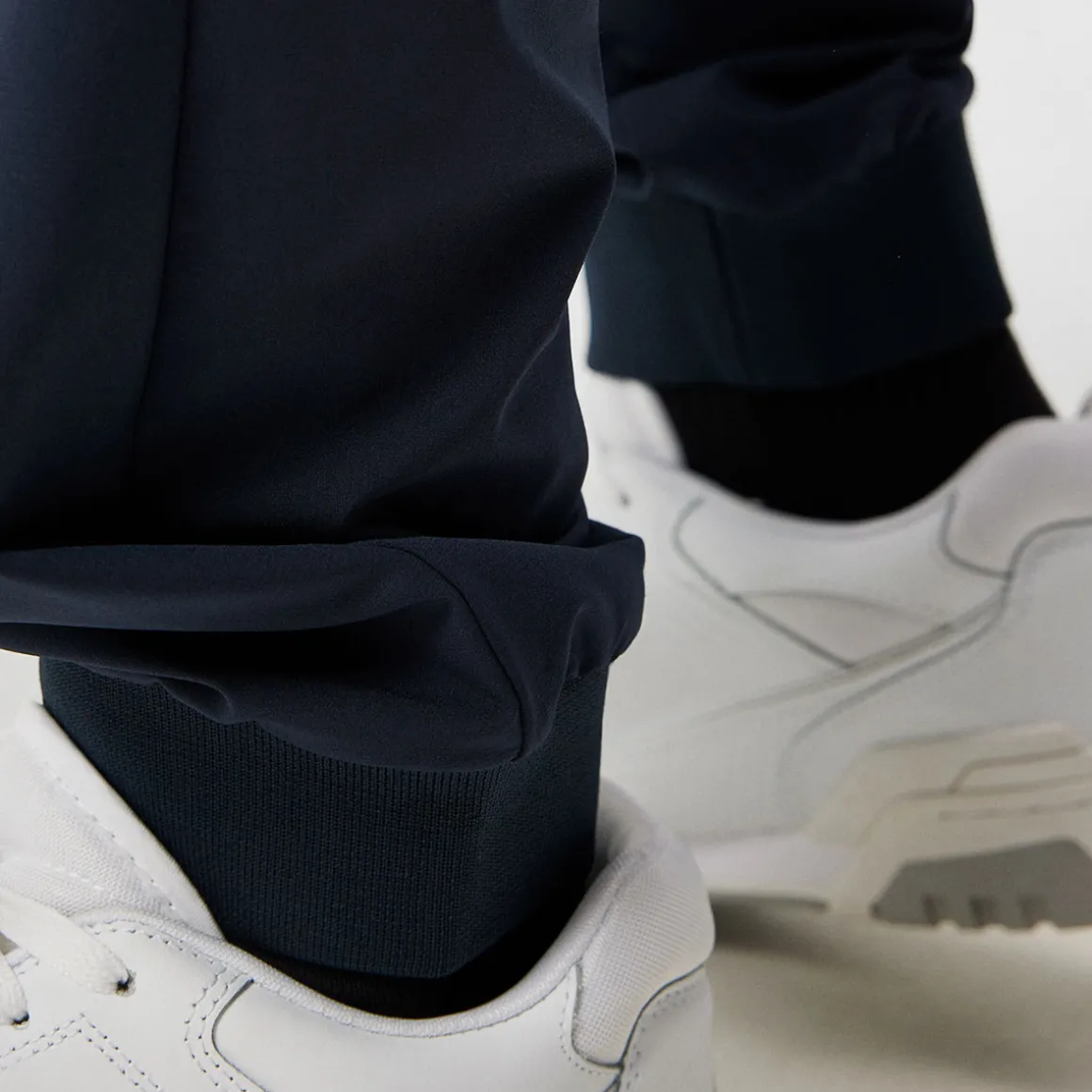 jlindeberg_mens_cuff_jogg_7-1.webp J.Lindeberg Men's Cuff Jogger Golf Trousers