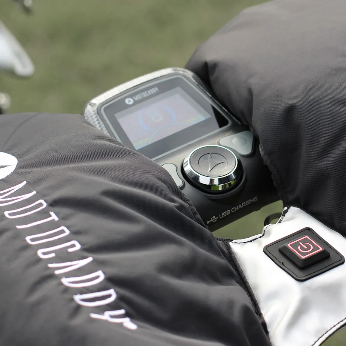 motocaddy_hot_mitts_3.webp Motocaddy Hot Mitts