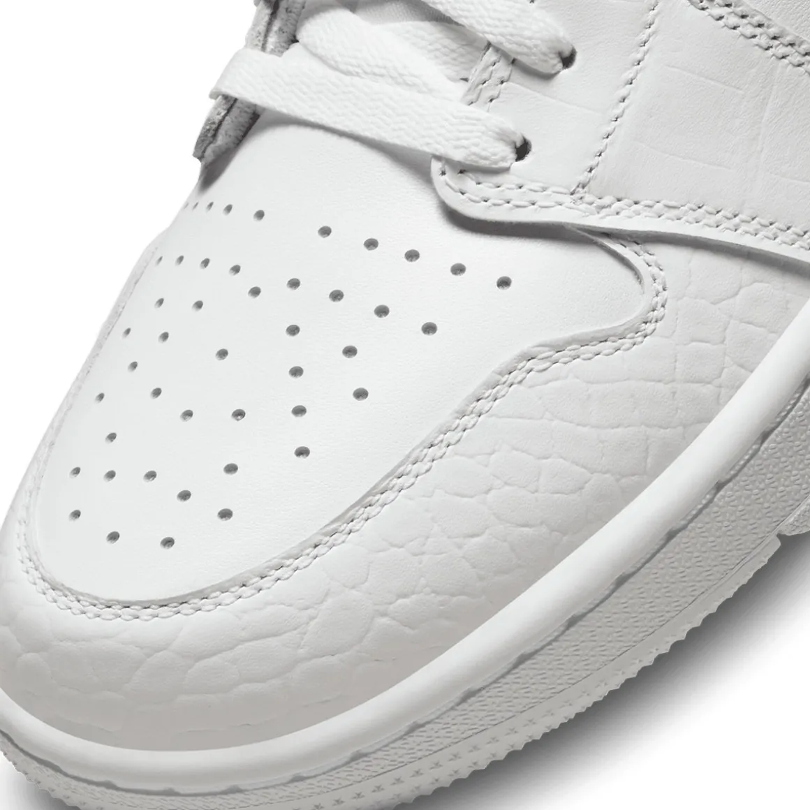 nike_mens_air_jordan__low_22-3.webp Nike Men's Air Jordan 1 Low G Waterproof Spikeless Golf Shoes