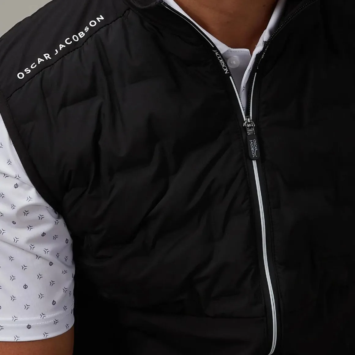 oscar_jacobson_mens_quinn_3.webp Oscar Jacobson Men's Quinn Golf Gilet