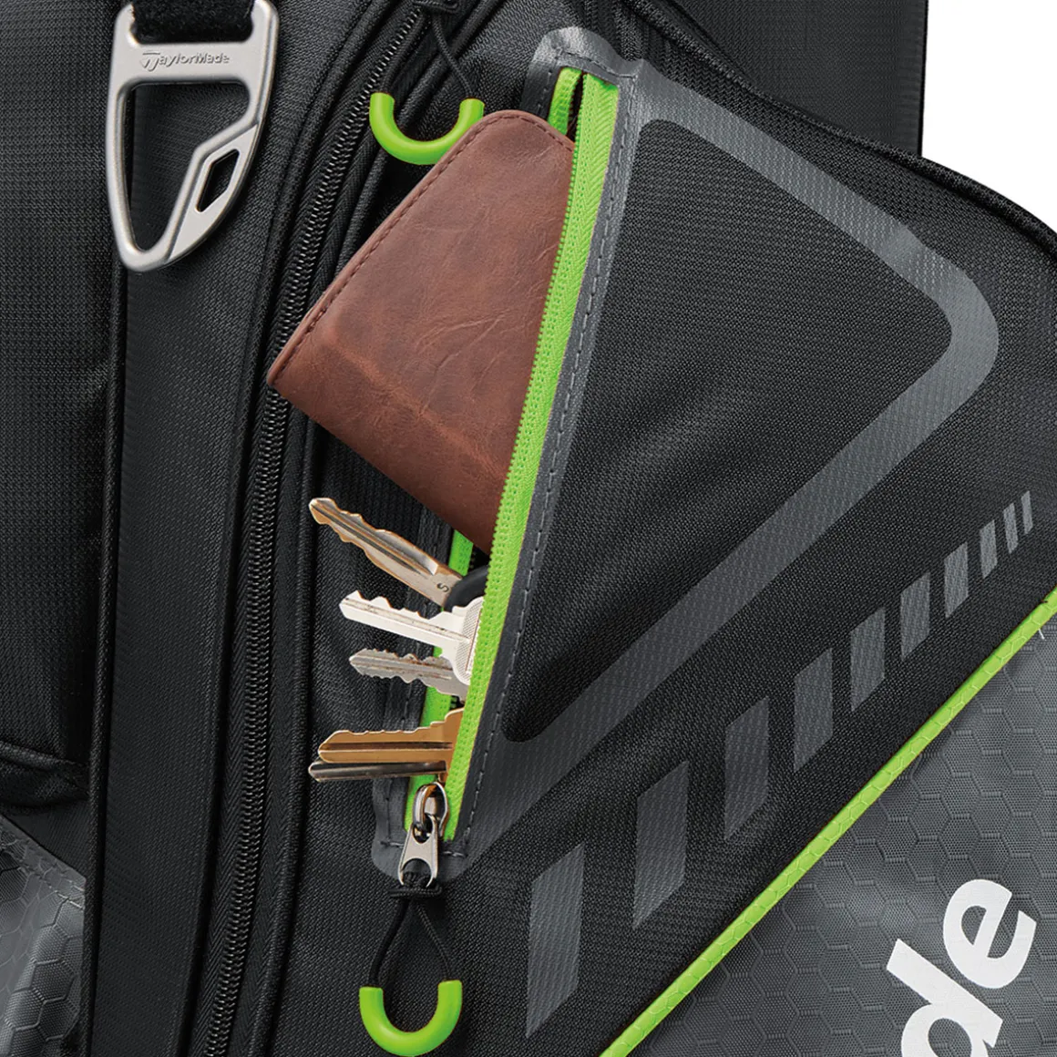 taylormade_select_plus_li_9.webp TaylorMade Select Plus Lightweight Golf Cart Bag