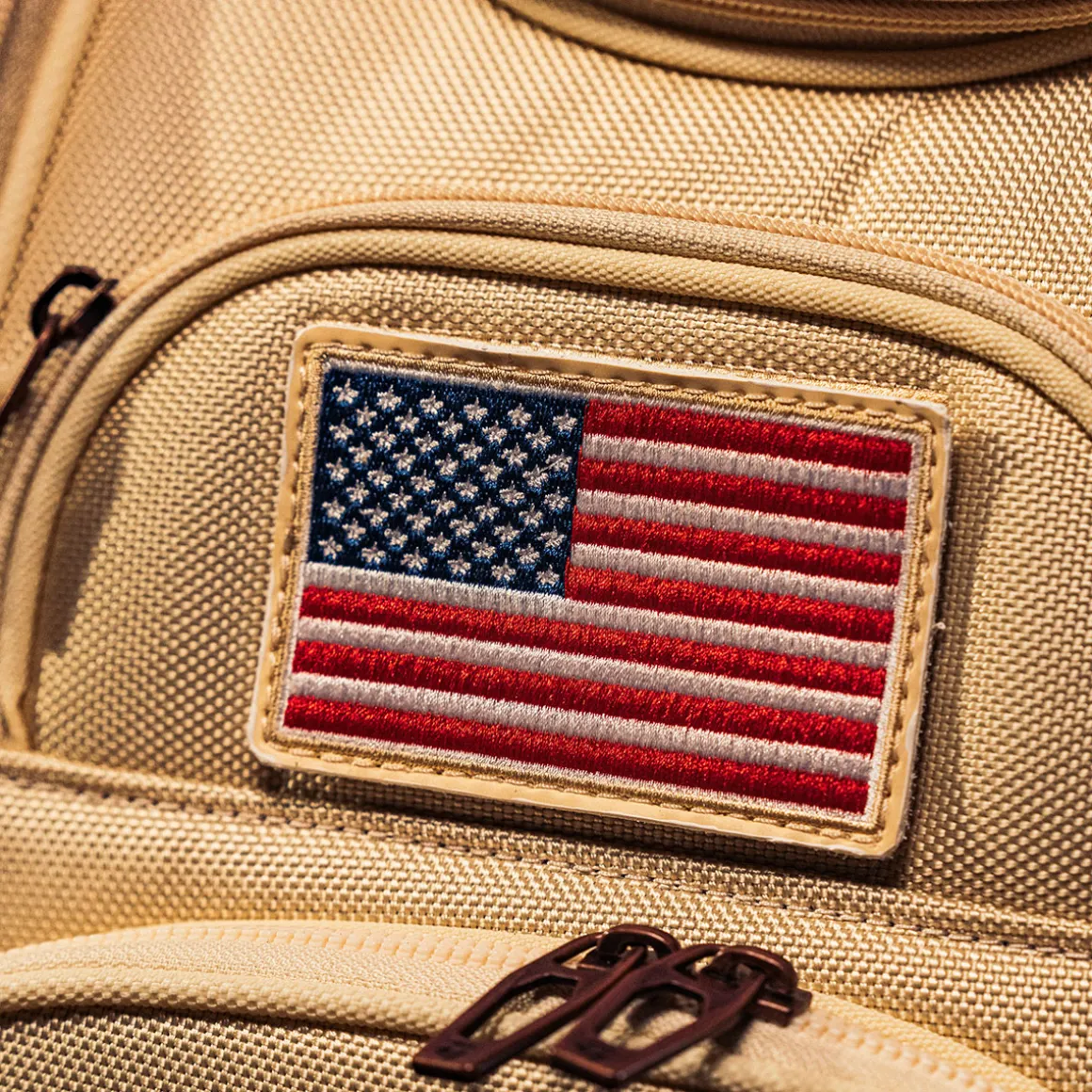 taylormade_summer_commemo_12.webp TaylorMade Summer Commemorative Golf Staff Bag
